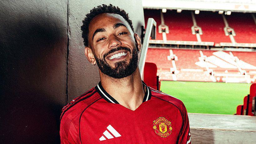 Manchester United Transfer News